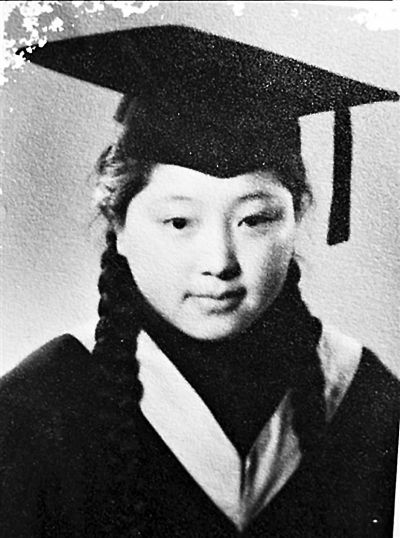 何泽慧出身名门,是大家闺秀,但她从小就有强烈爱国报国精神.